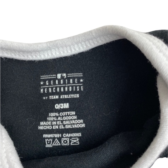 TEAM ATHLETICS Baseball White Sox Team Baby Girl Onesie. Size 0/3 M - Picture 8 of 8